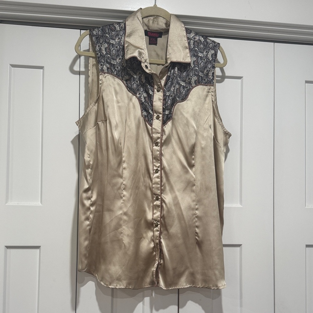 Rock & Roll Cowgirl Beige and Black Sleeveless Blouse